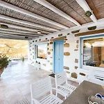 Irina Mykonos * Fteliá