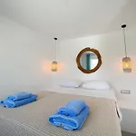 Irina Mykonos * Fteliá