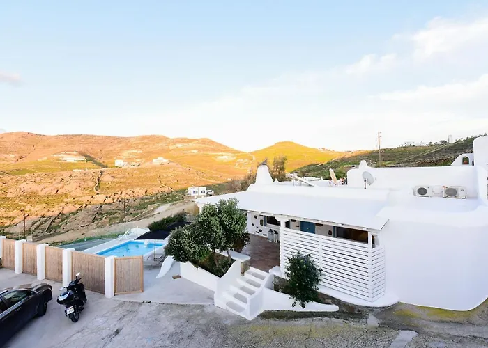 Irina Mykonos * Ftelia (Mykonos)