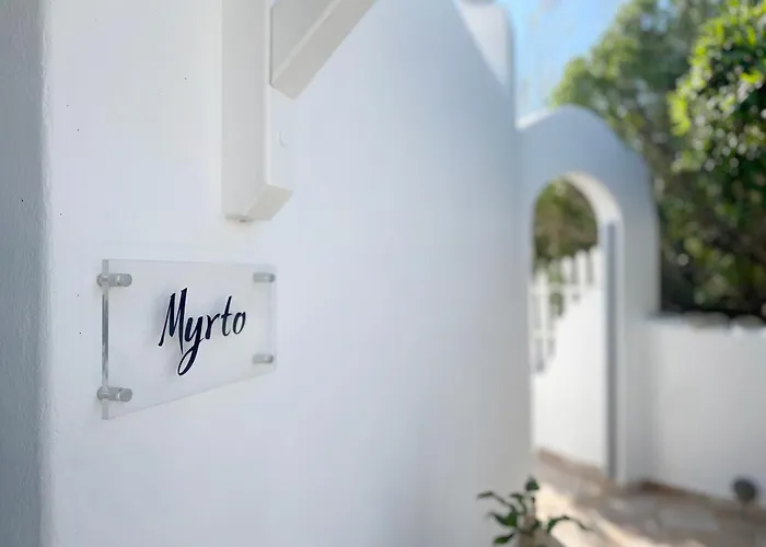 Irina Mykonos * Ftelia (Mykonos)