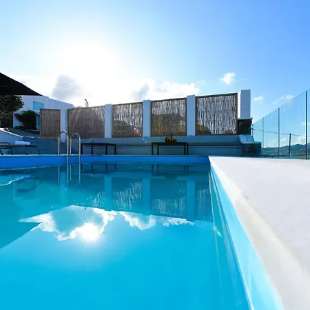 Irina Mykonos Kır Evi