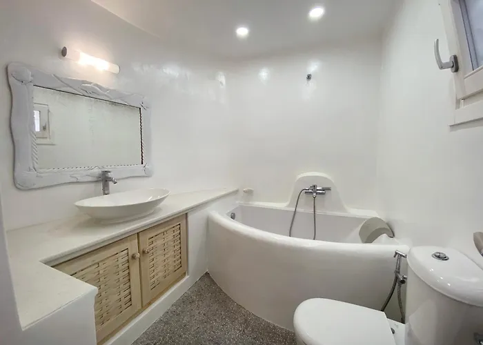 Irina Mykonos * Fteliá